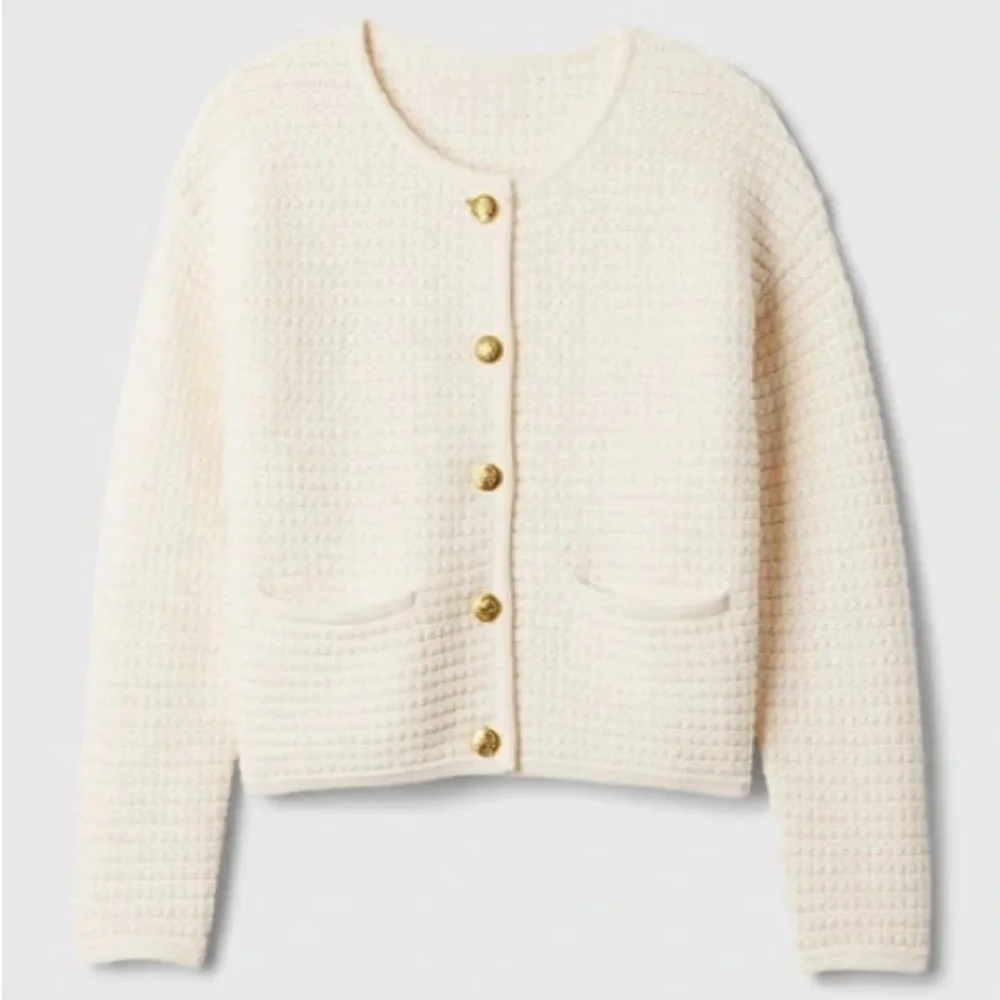 NWT Gap 100% Cotton Sweater, Gold Buttons - Picture 2 of 3